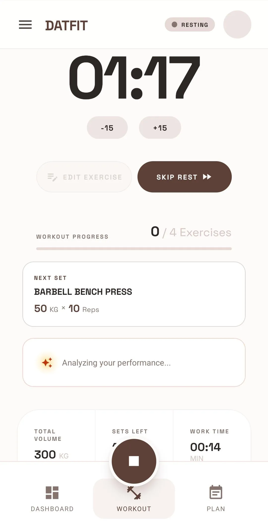 Active workout session with AI trainer insight card visible between sets